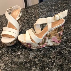 Jessica Simpson wedges